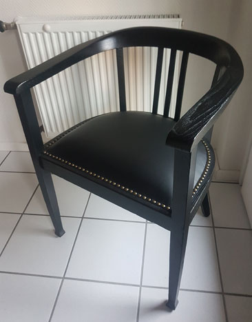 Stuhl erneuert Ziernagel